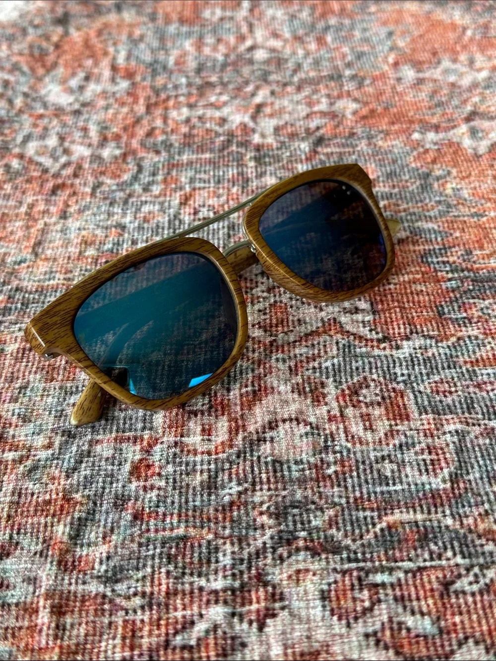 Southpole Woodgrain Bar Sunglasses Sunnies Silver Bar and Blue Metallic Lenses